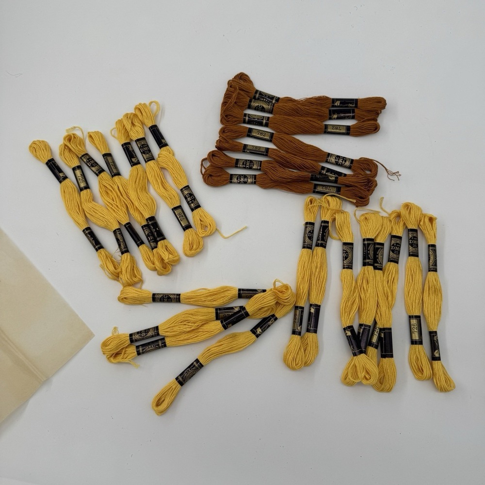VTG DMC Mouline Special Embroidery Floss Lot 26 Skeins Yellow‎ 726 & Orange 782